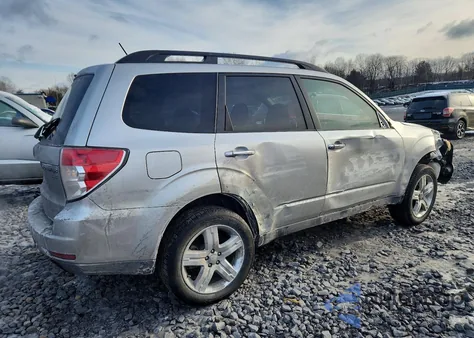 2010 Subaru Forester 2.5X Premium z USA, uszkodzony, nr VIN JF2SH6CC9AH785214